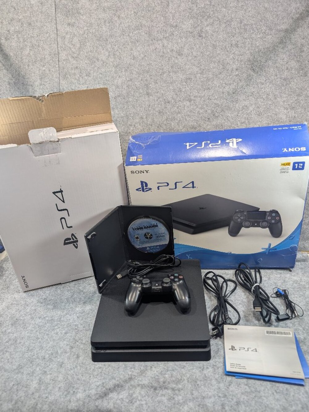 Sony PlayStation 4 PS4 Slim 1TB Black Console Bundle Boxed - TESTED